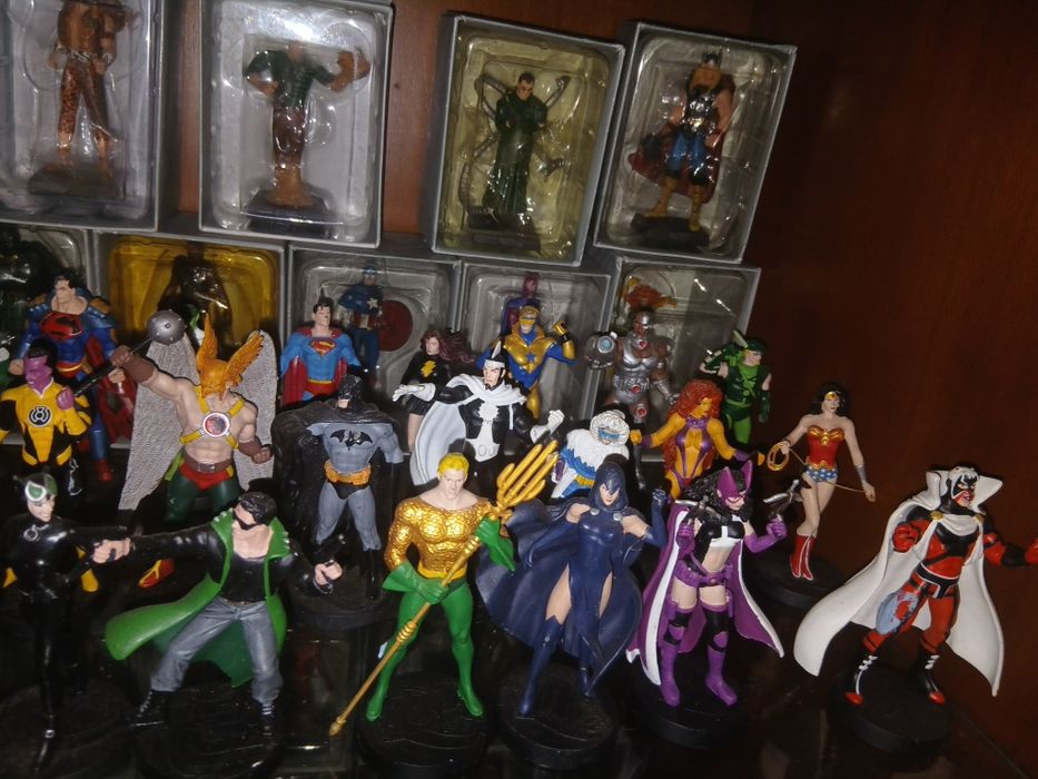 Colecao 80 figura da Marvel por 600 €