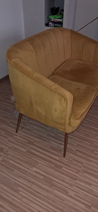 Sofa musztardowa