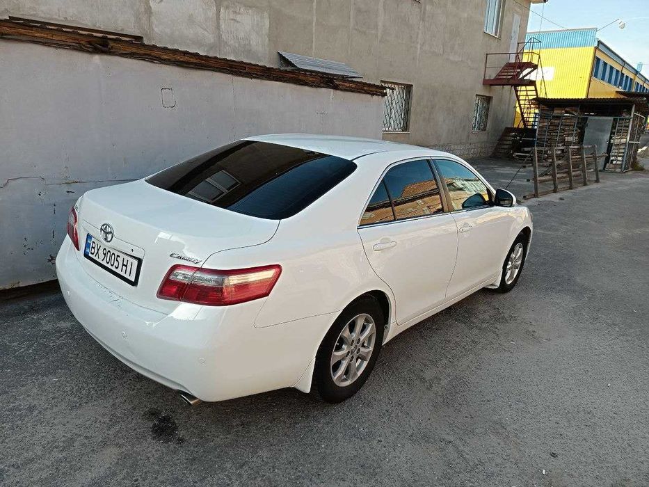 Продаю свій автомобіль Toyota camry
