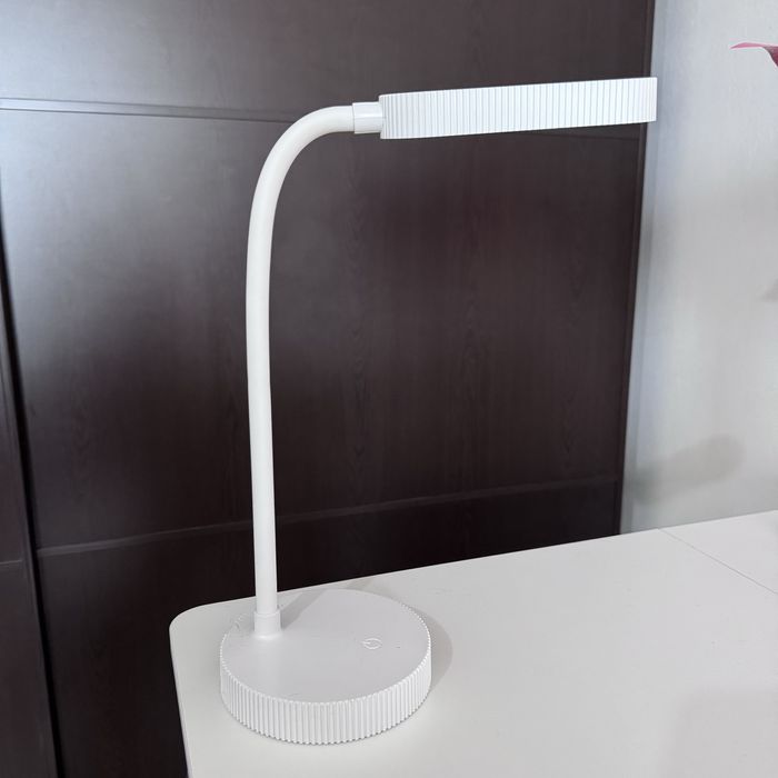 Lampka nocna ozdobna ryflowana w paski USB apple ikea home you