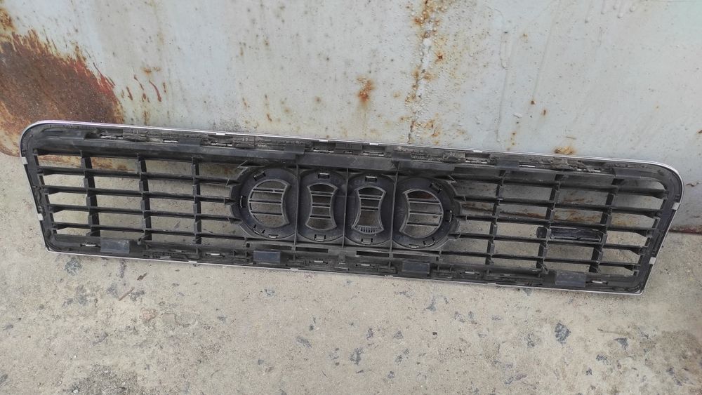 Решітка радіатора Ауді А4б6  Ауди A4B6 s line