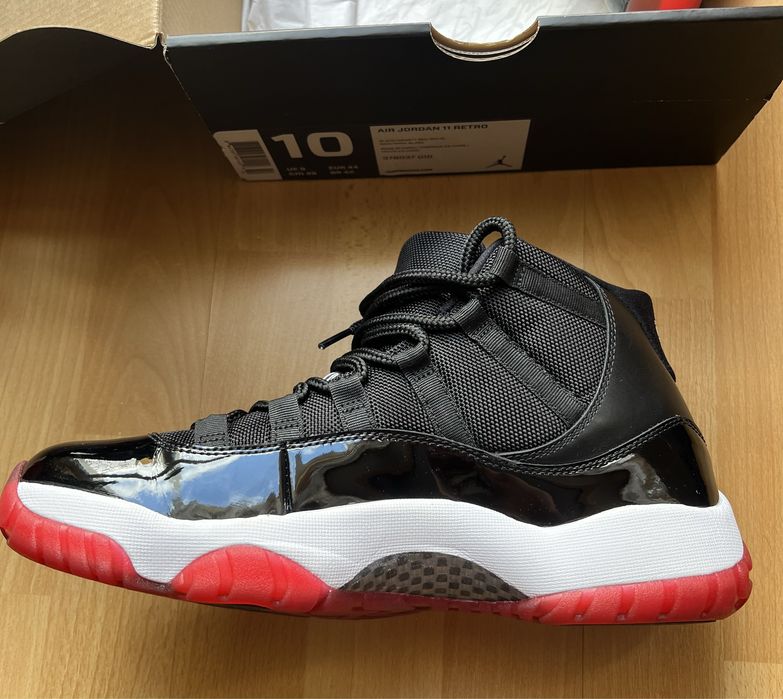Nike Air Jordan XI Bred