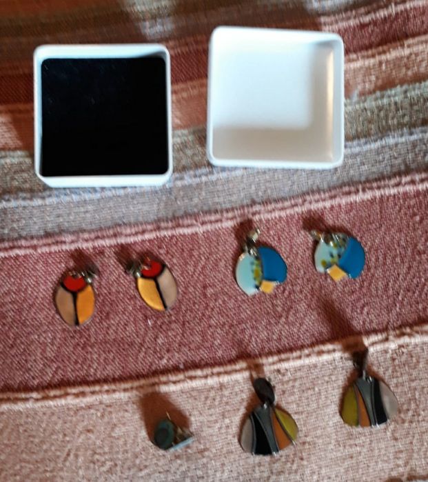 Vendo conjunto brincos Chapitô