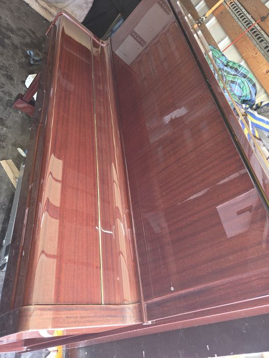 Pianino Yamaha U1, E,  mahoń, wysokiej połysk.  Piękna.