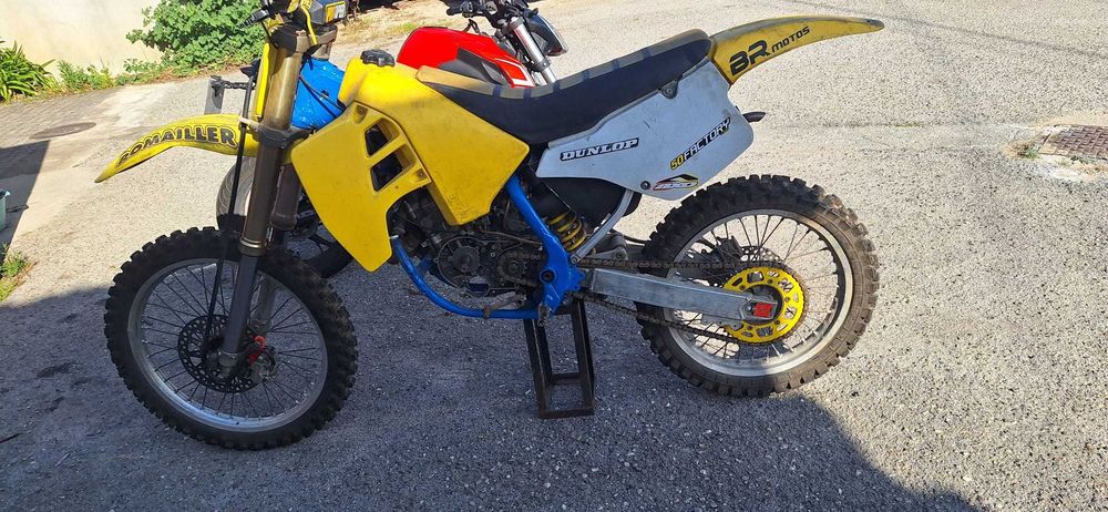 SUZUKI RM 125_em bom estado geral