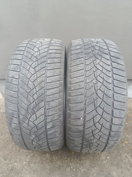 Продам пару зимових шин Goodyear Ultra Grip performance+  225/45/17
