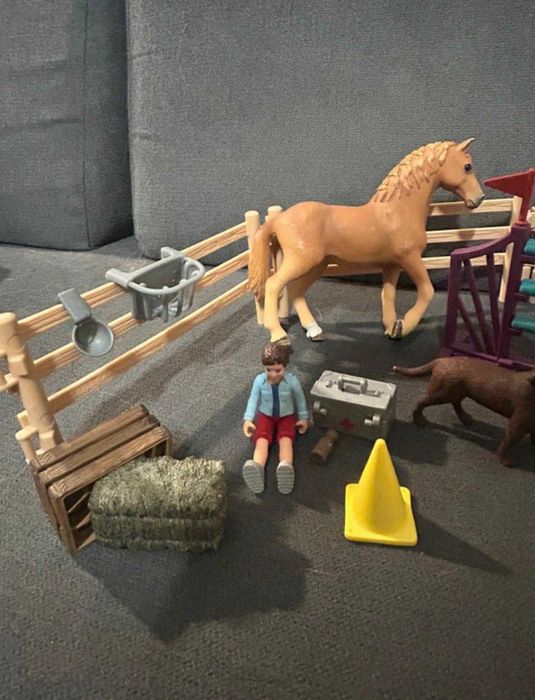 Duży zestaw z przeszkodami SCHLEICH