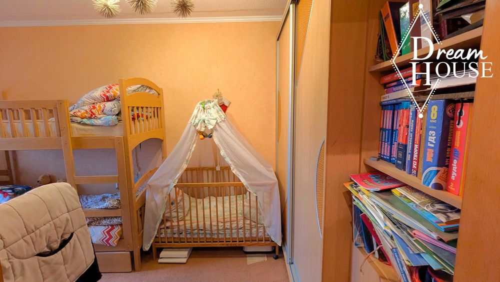 Продам 2-кімнатну квартиру по вул.Луцька