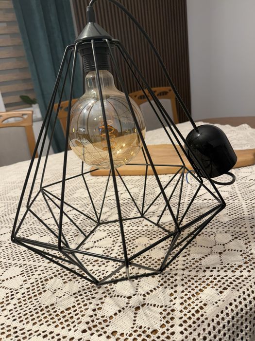 Lampa sufitowa z żarówką