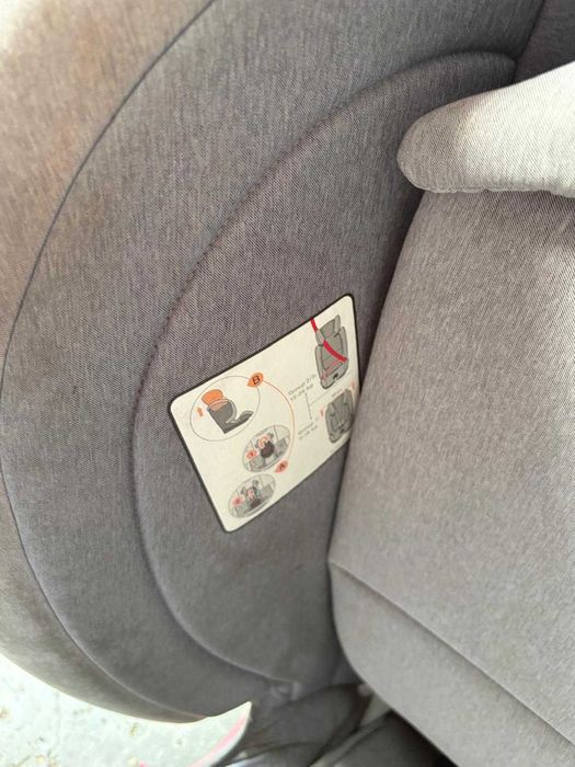 Cadeira GB Everna-Fix  Isofix dos 9 meses às 12 anos.