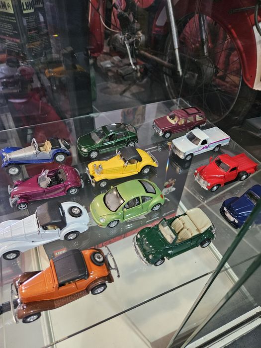 Colecção de miniaturas de carrinhos