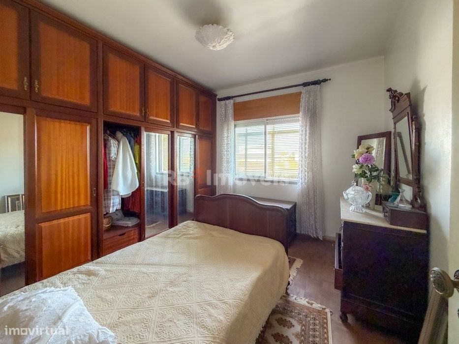 Apartamento T2 c/ Varanda - no Entroncamento