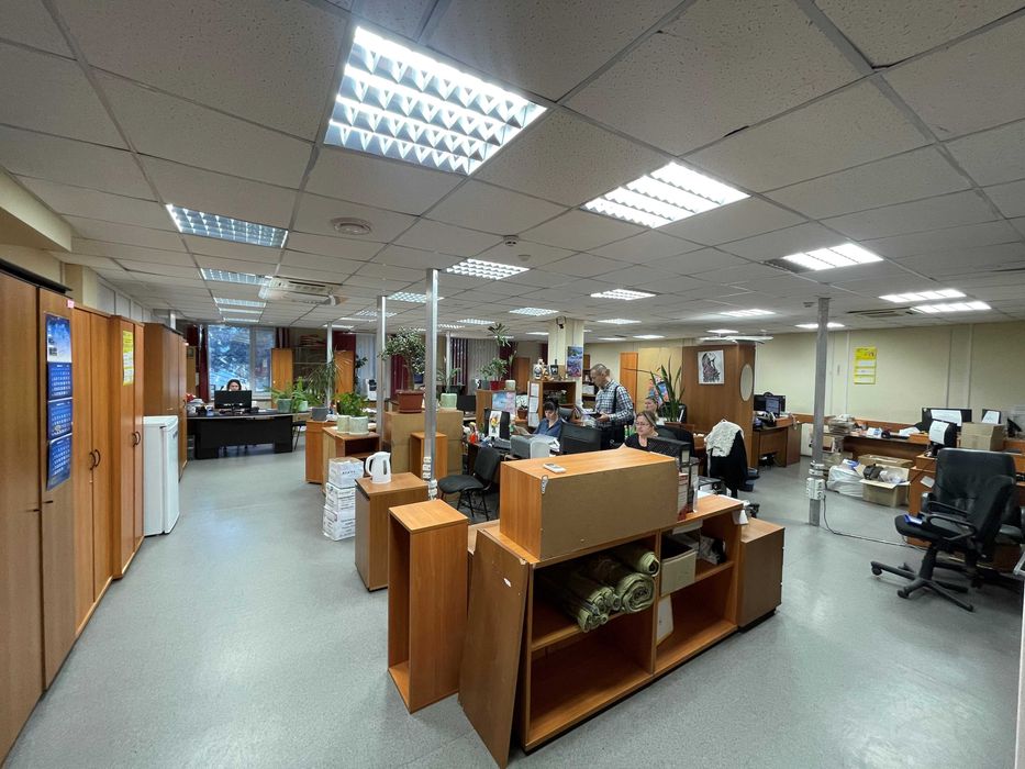 Продаж офісної будівлі м. Дніпро. пр. О. Поля 28-а