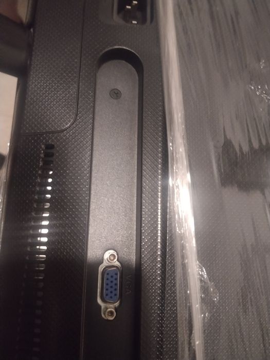 Vários monitores LG e ASUS