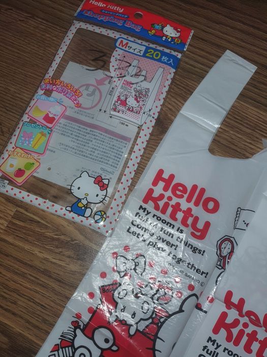 Małe reklamówki z hello kitty