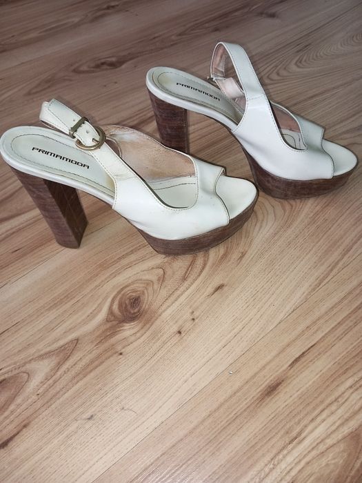 Buty na  obcasie