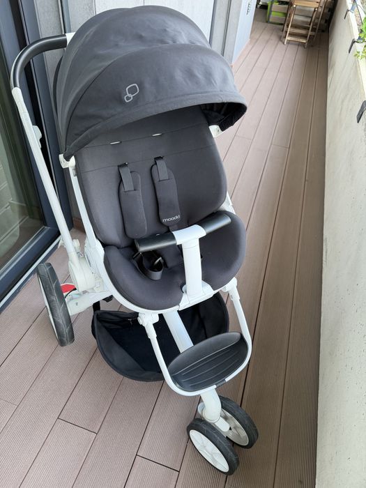 4 em 1 - Carrinho Quinny Moodd + Alcofa Quinny + Ovinho + Isofix