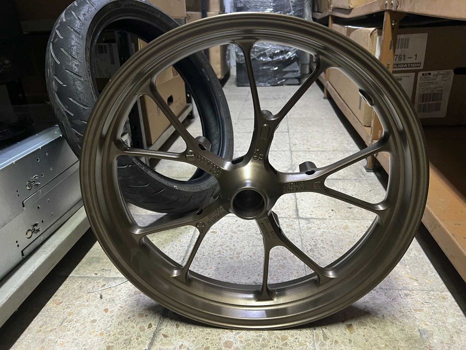 Jantes Honda CB300R (Pyrite Metallic) + Pneus Dunlop Sportmax Usado