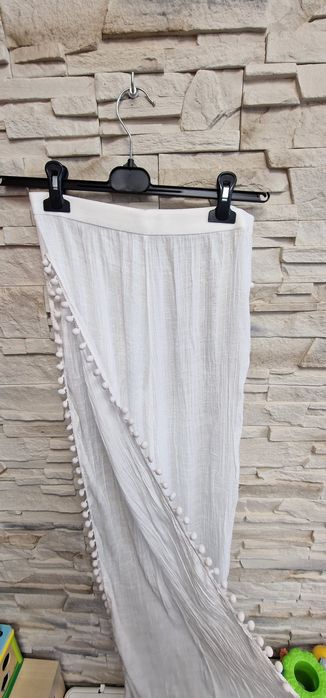 Spodnie letnie z wysokim rozcięciem na nodze S