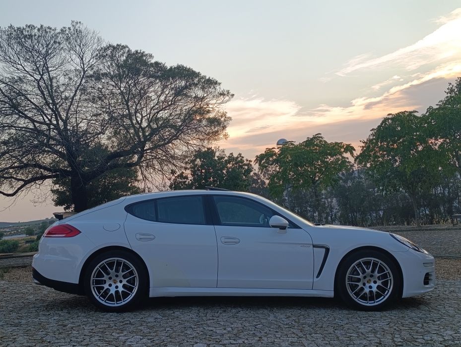 Porche panamera Stuttgart 3.0 d  V6 300 CV 88.000 KMS 2015-03 nacional