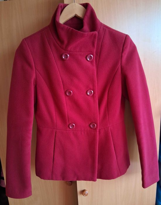 Casaco do El Corte Inglés em cor cereja
