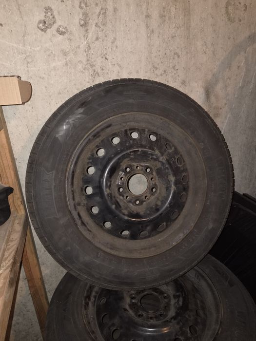 Opony zimowe  195 65 R 15
