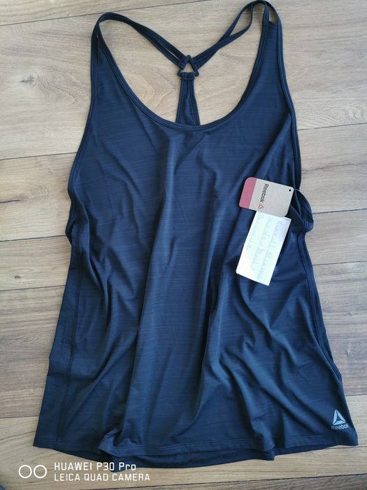 Czarna bokserka bluzka reebok ozdobne plecu