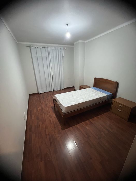 Quarto para arrendar