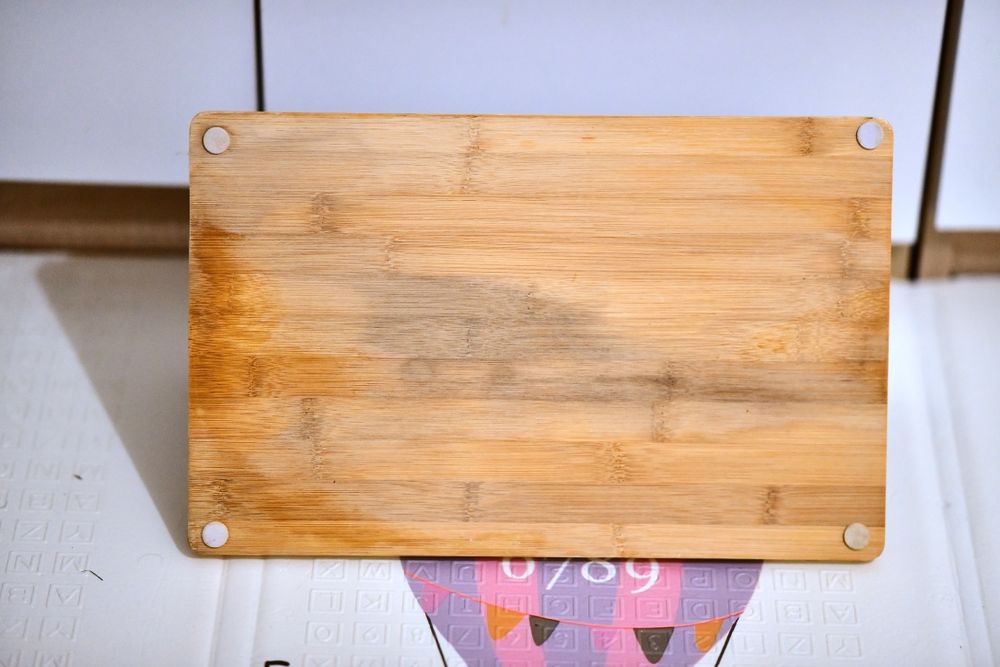 Chlebak  z bambusową  podstawą