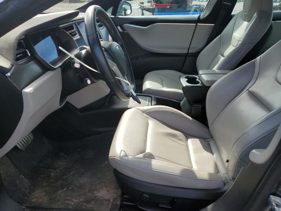 Двері Tesla S P85D pmng