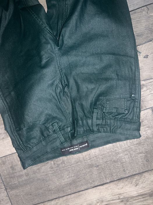 Woskowane spodnie stradivarius xs