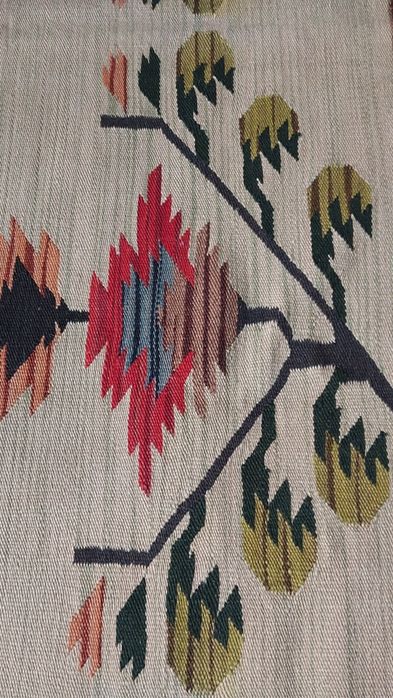Wełniany kilim w stylu art deco
