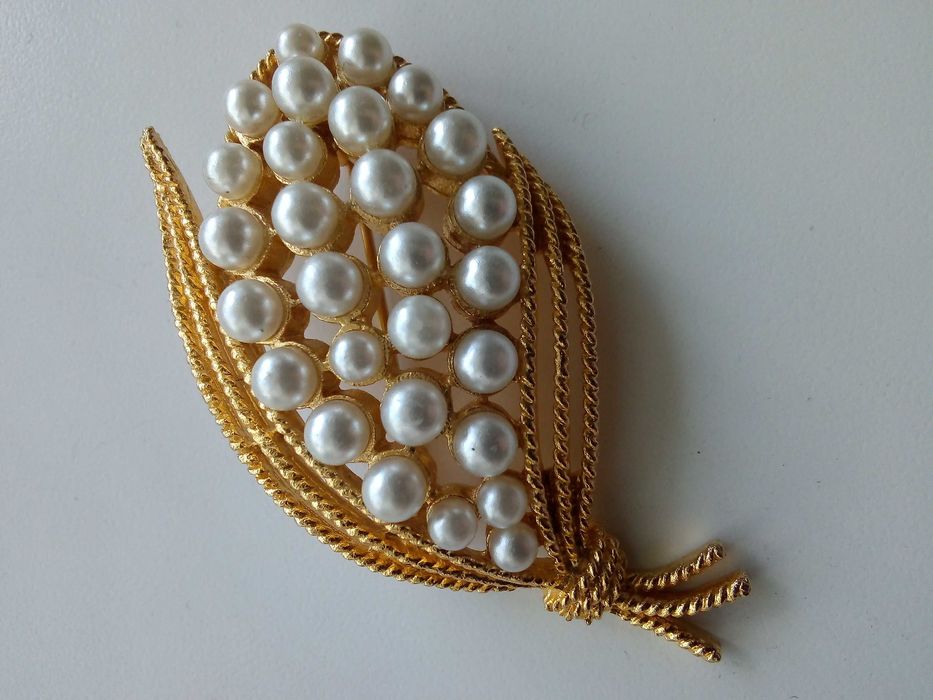 Брошка вінтажна.  Вінтажна біжутерія. Геліотис. Камея