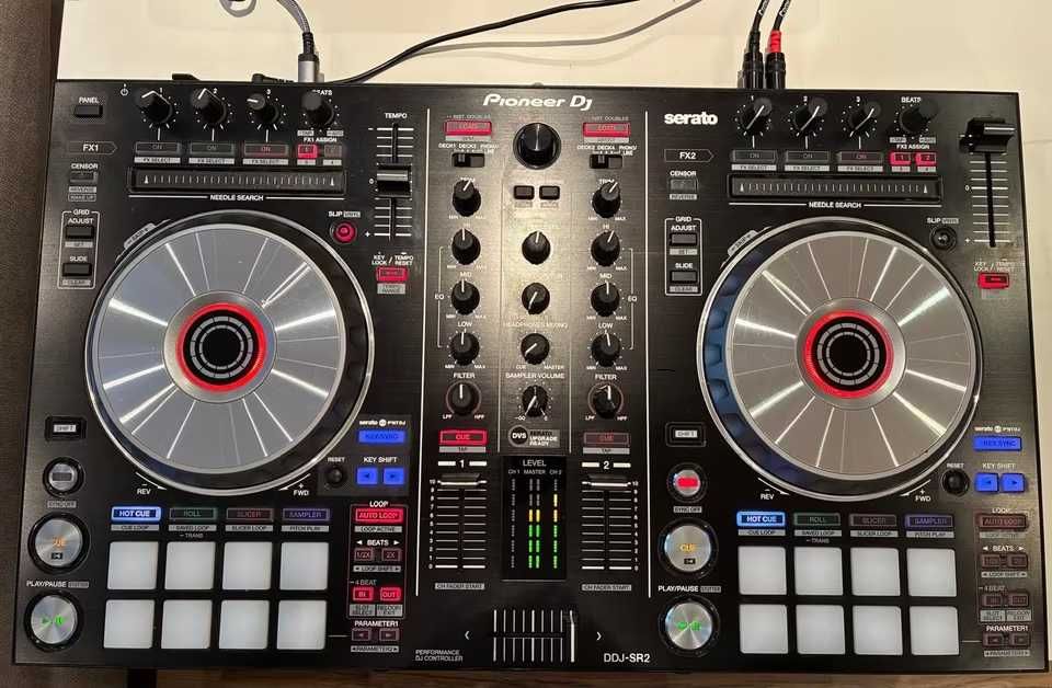 Kontroler DJ Pionerr DDJ-SR2