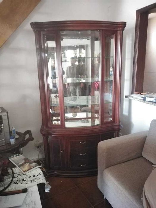 cristaleira em cerejeira