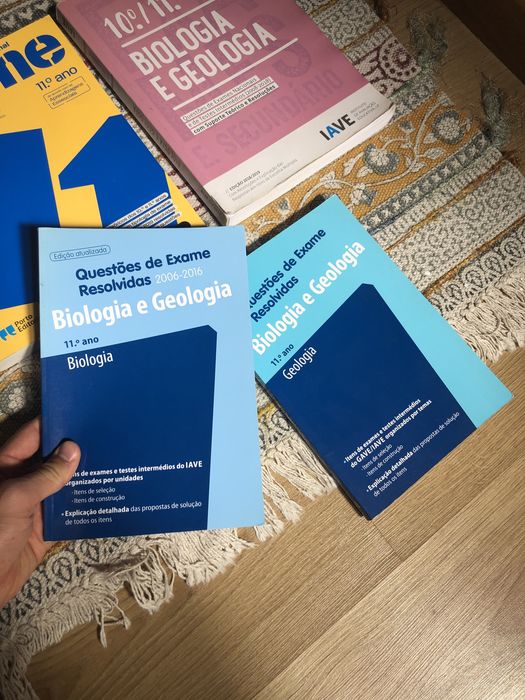 Manuais de Preparaçao para exame (Fisico-Quimica;Matematica;Biologia)