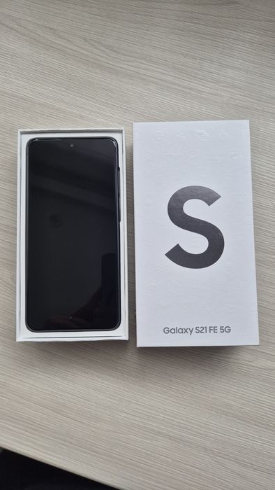 Samsung Galaxy S21 FE 5G 128GB graphite + smart watch Huawei GT3 42mm