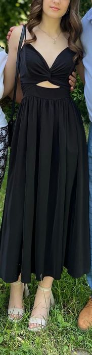 Красиве чорне плаття