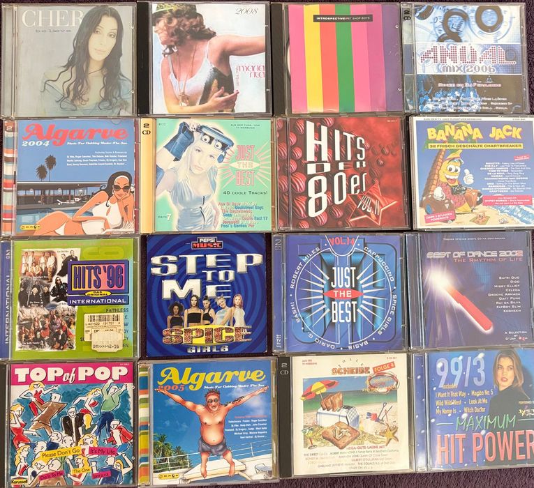 Vendo CDs antigos por um preço muito baixo