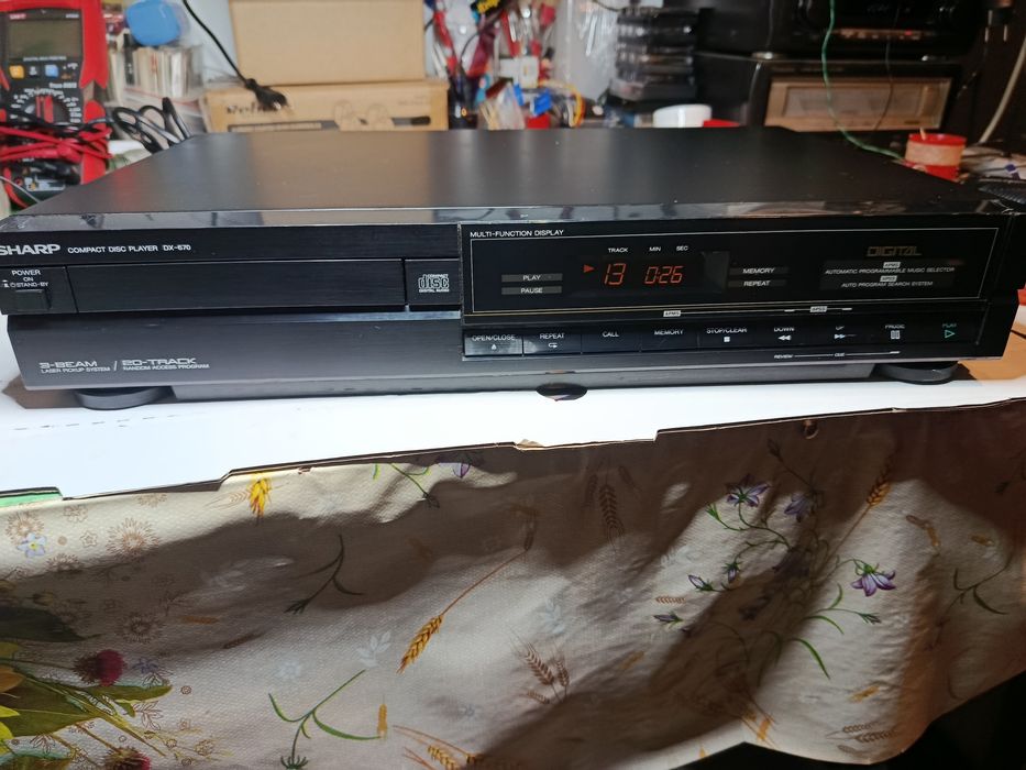 Odtwarzacz CD Sharp DX-670