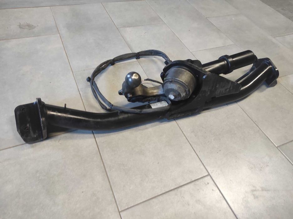 Oryginalny Hak holowniczy Mercedes E-klasa w213