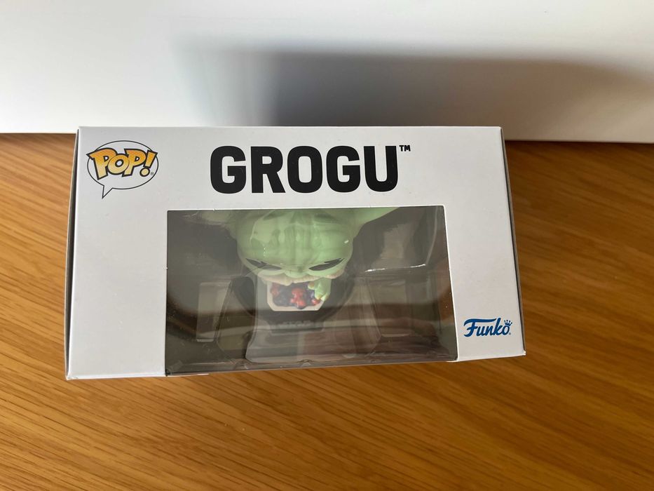Vendo Funko POP! - Grogu Flocked #825 (Star Wars) novo