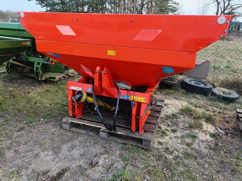 Rozsiewacz nawozów RAUCH 935