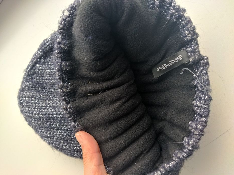 Шапка жіноча.  .