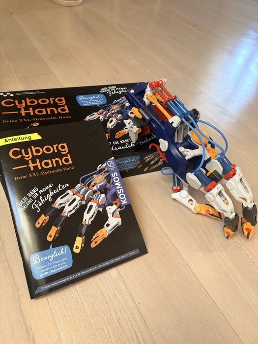 Конструктор кіборг рука