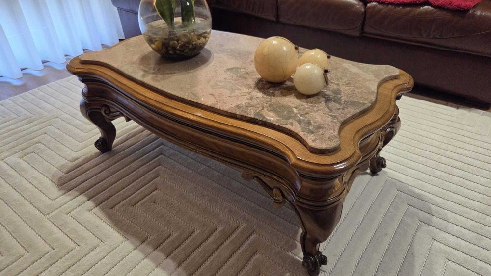 mesa de centro tampo em marmore