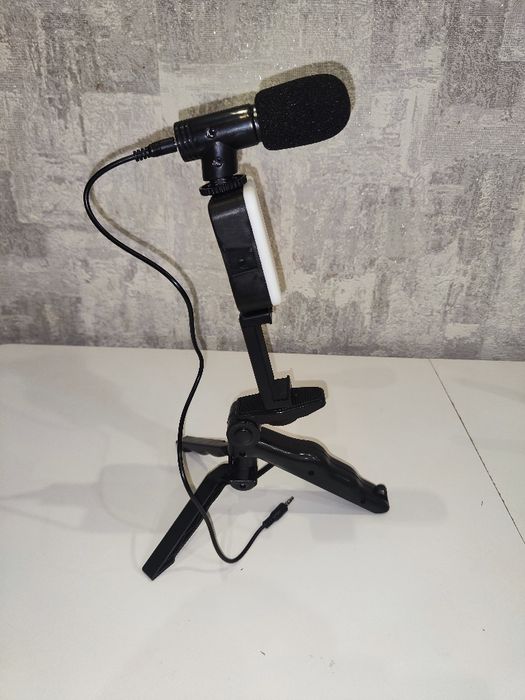 Набір блогера: штатив, трипод, тримач для телефона з підсвічуванням і