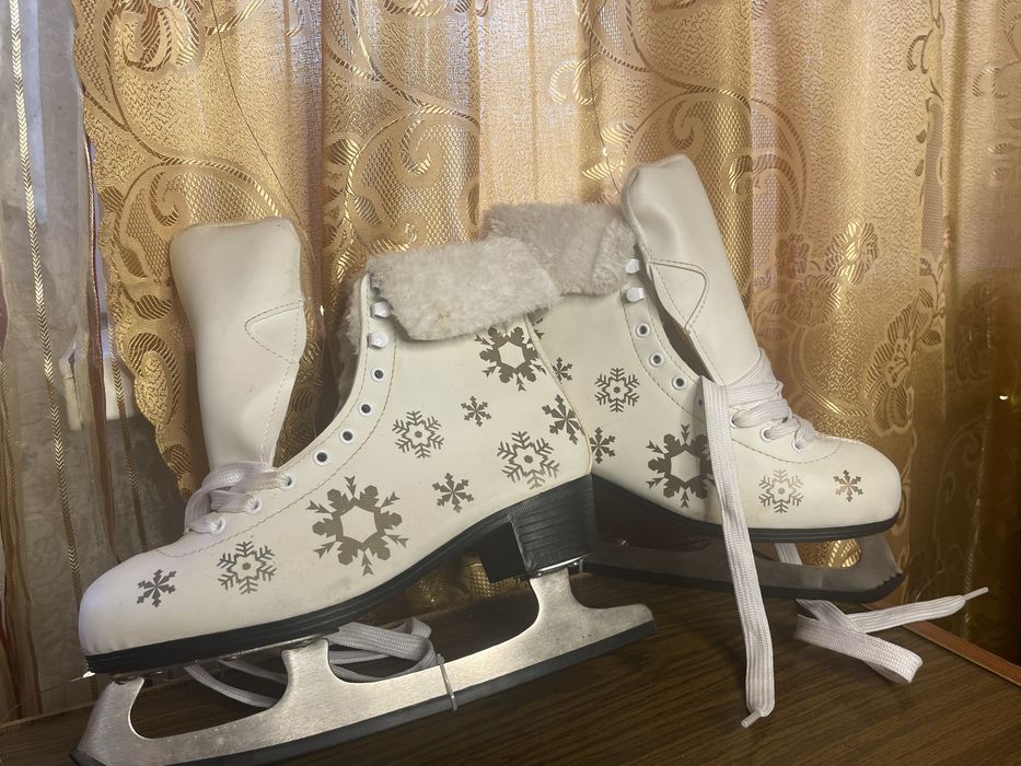 Коньки, ковзани дівчачі Tesco Stores LTD 39 розмір