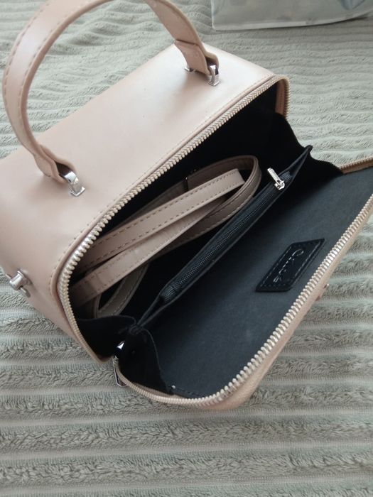 Продам нову сумочку , стильна та практична 
    За деталями звертайтес