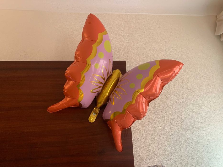 Exposição física de balões de festa